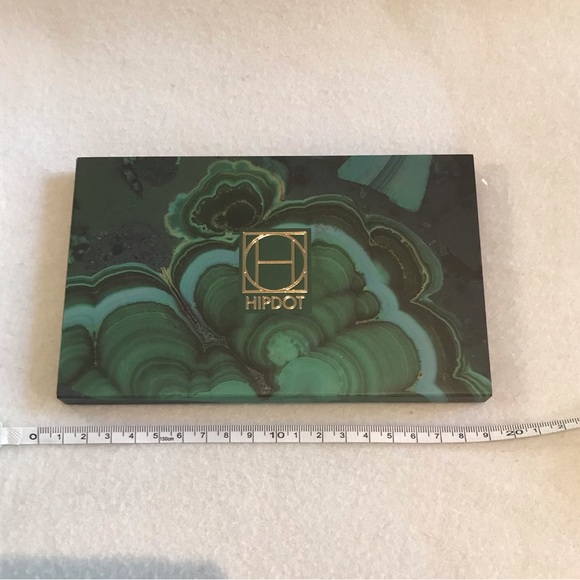 HipDot eyeshadow palette NIB - Picture 3 of 3